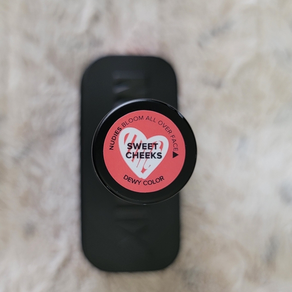 NUDESTIX Nudies Bloom All Over Face Dewy Color - Sweet Cheeks - Picture 7 of 9